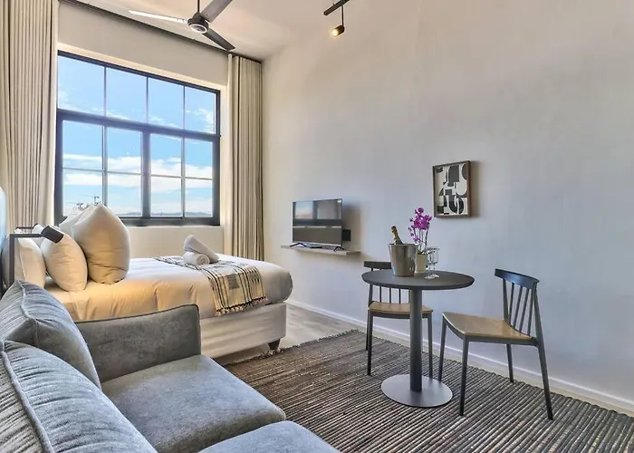 Trendy, Urban Living At The Harri W/ Views & Wifi