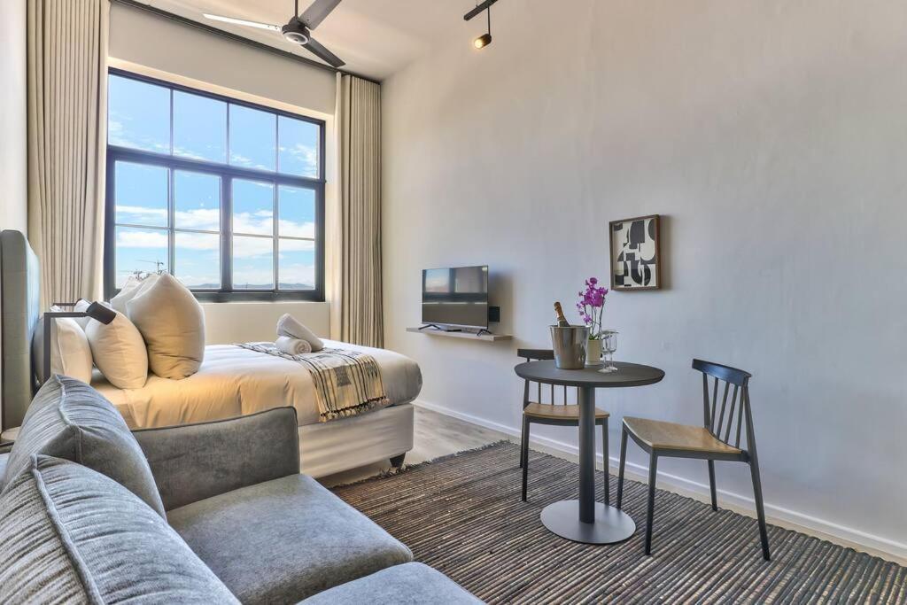 Trendy, Urban Living At The Harri W/ Views & Wifi Apartment *