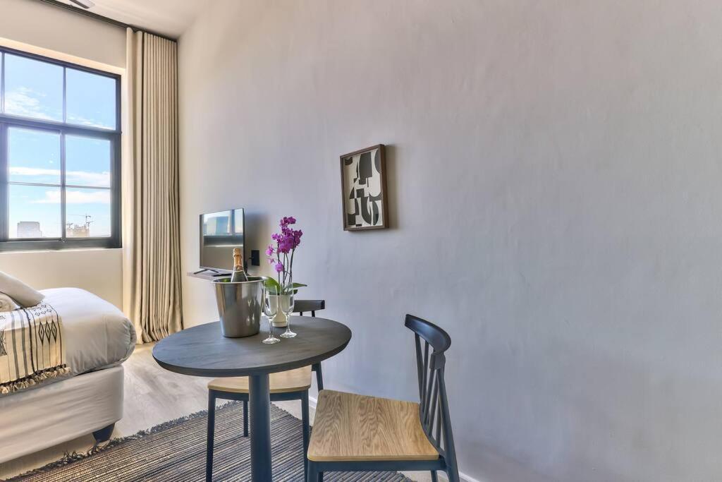 Apartment Trendy, Urban Living At The Harri W/ Views & Wifi