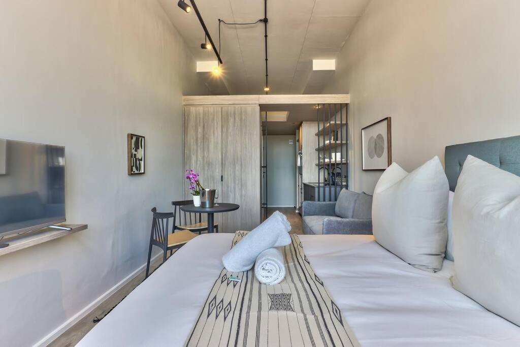 Trendy, Urban Living At The Harri W/ Views & Wifi * Kapstadt