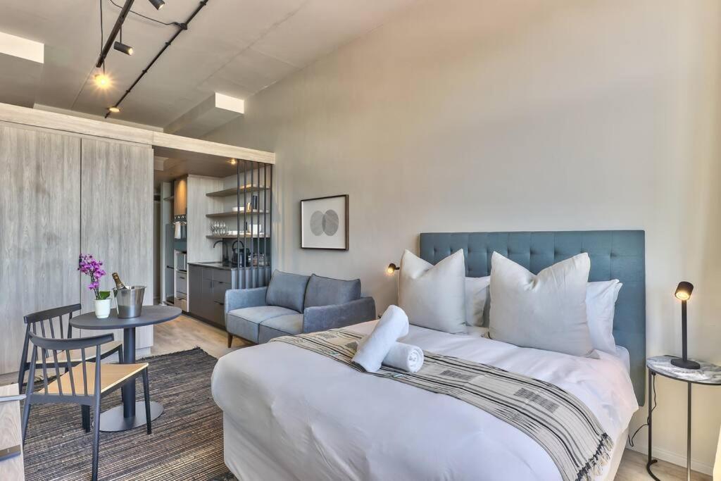 Trendy, Urban Living At The Harri W/ Views & Wifi *